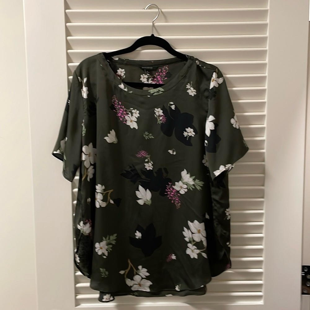 Banana Republic XL floral top
